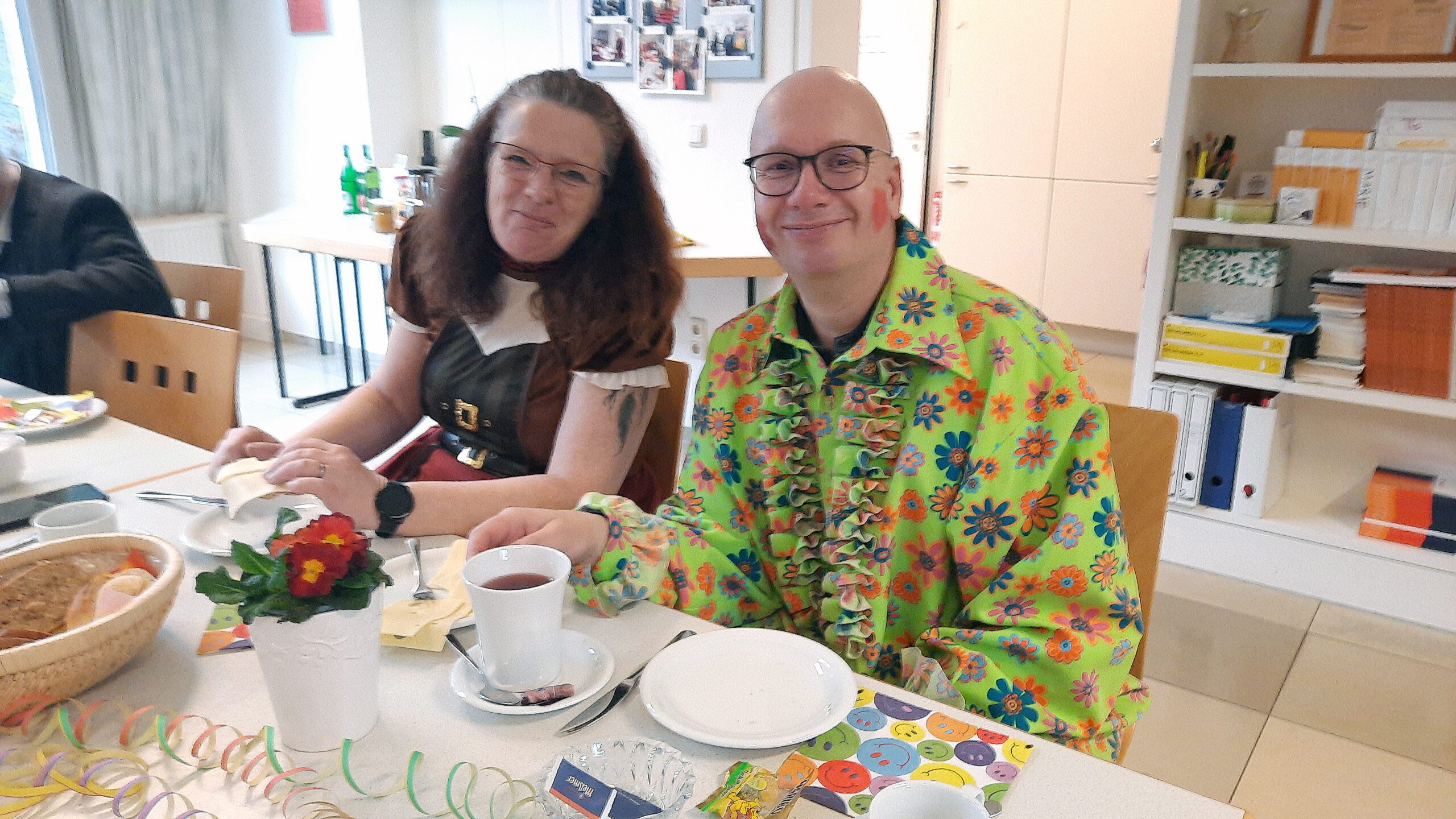 Das neue Organisationsteam Iris Tournay und Uwe Becher beim karnevalistischen Gemeindefrühstück am 11.02.2024